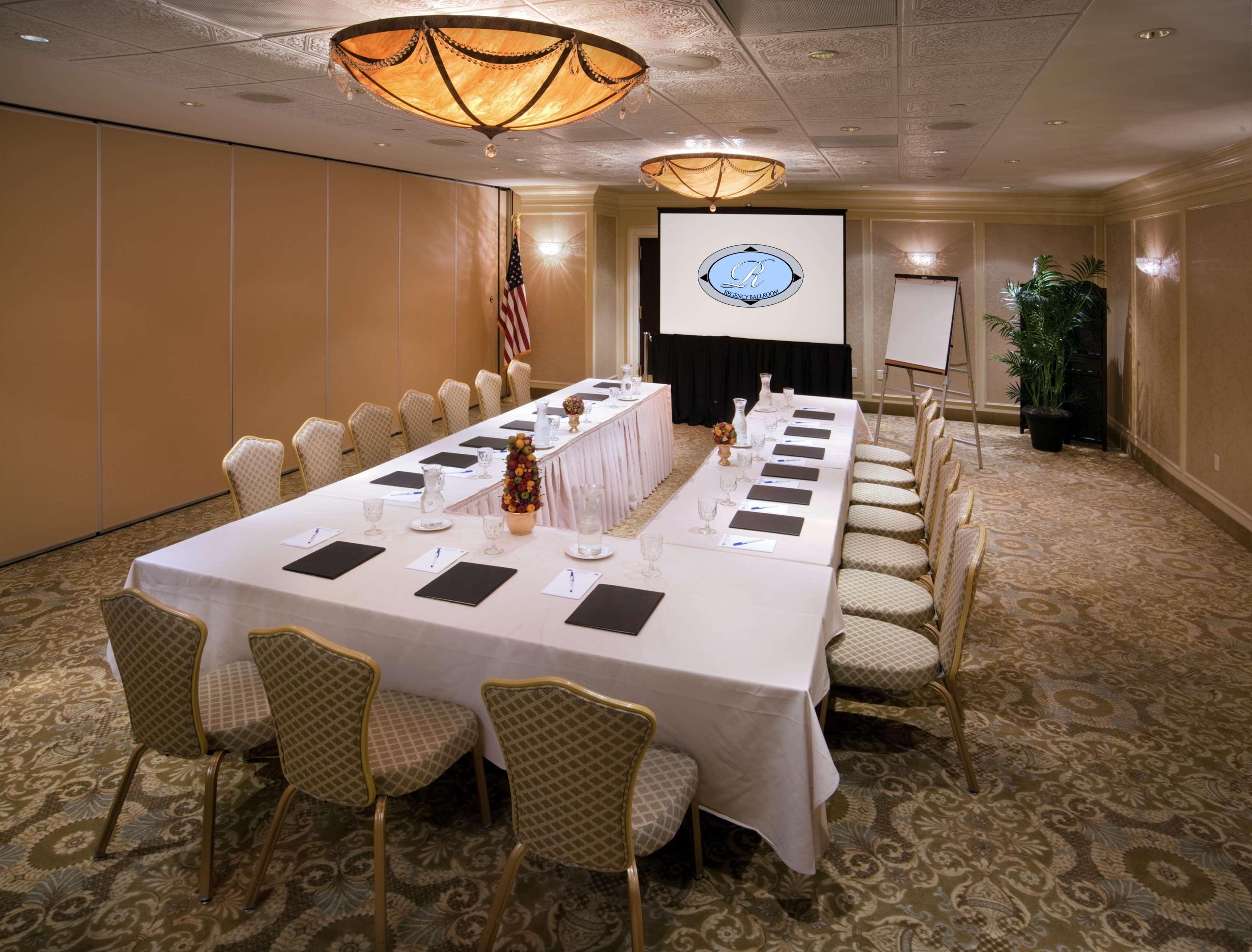 Hotel Doubletree By Hilton Nanuet Extérieur photo