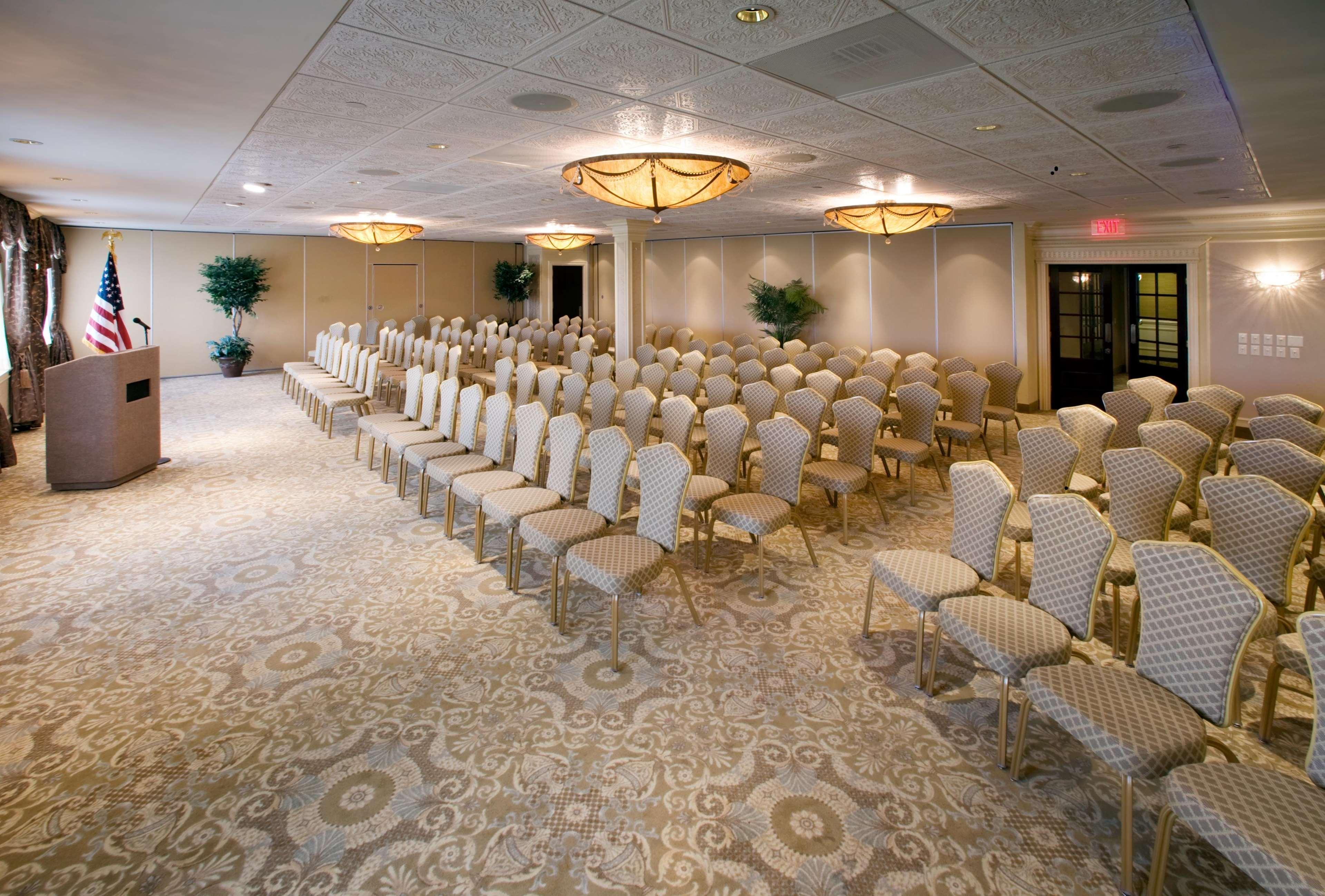 Hotel Doubletree By Hilton Nanuet Extérieur photo