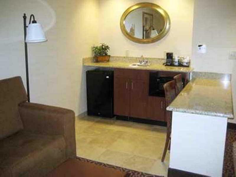 Hotel Doubletree By Hilton Nanuet Extérieur photo