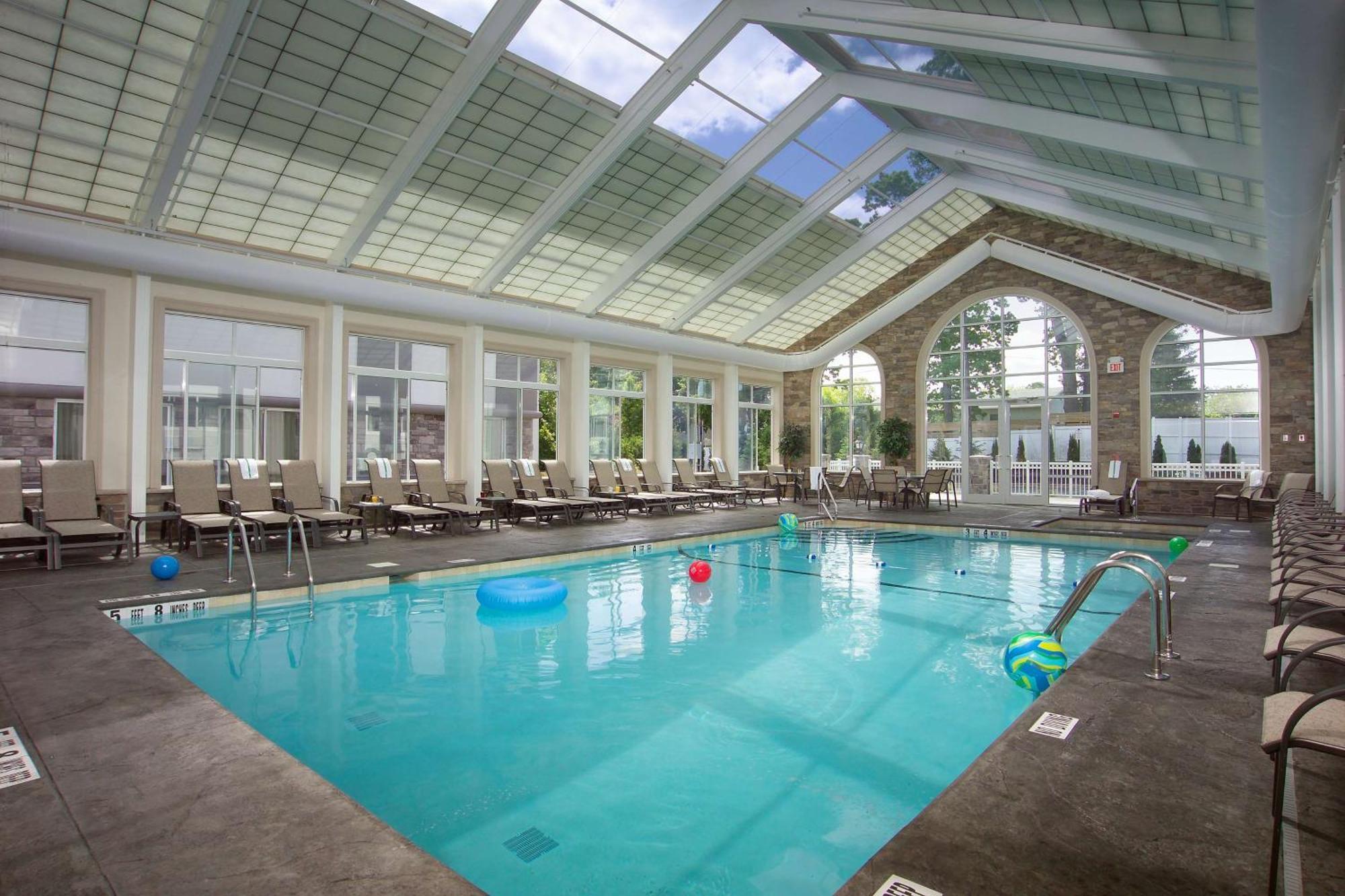 Hotel Doubletree By Hilton Nanuet Extérieur photo
