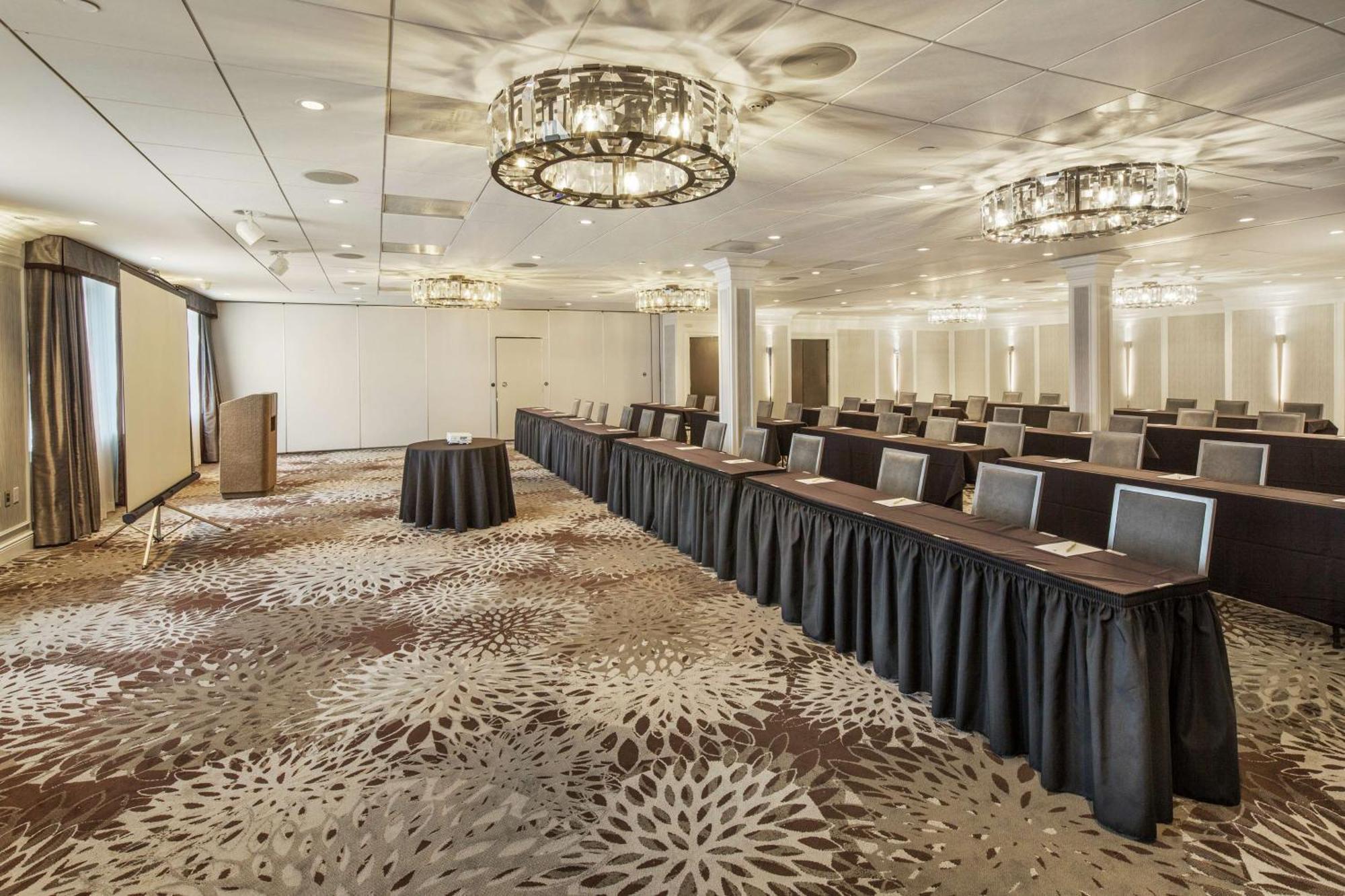 Hotel Doubletree By Hilton Nanuet Extérieur photo