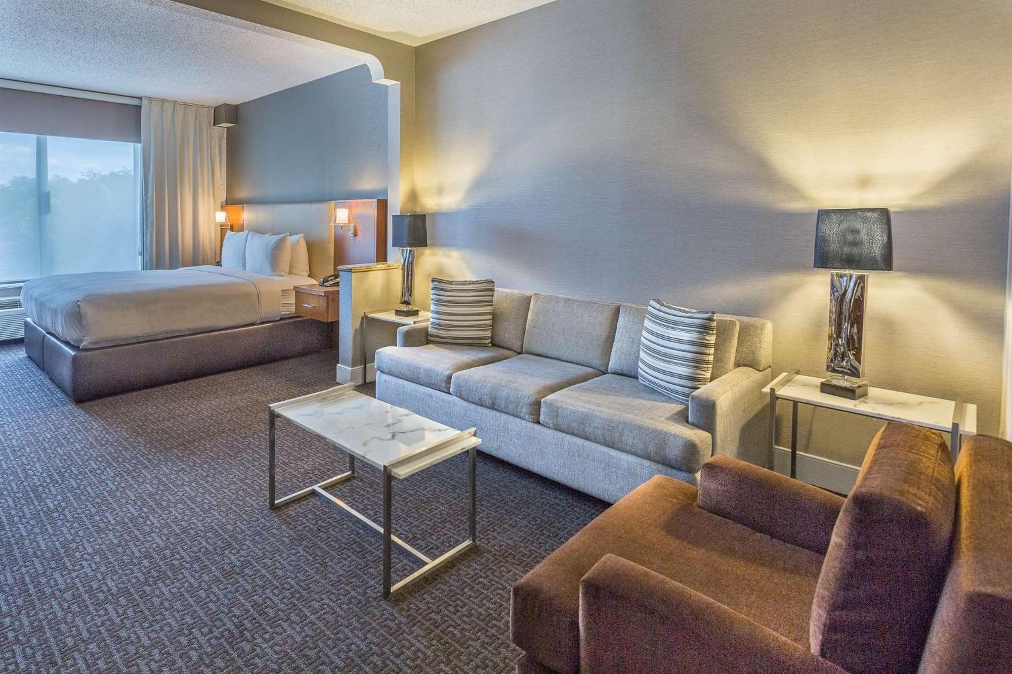 Hotel Doubletree By Hilton Nanuet Extérieur photo