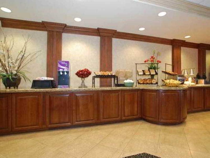 Hotel Doubletree By Hilton Nanuet Extérieur photo