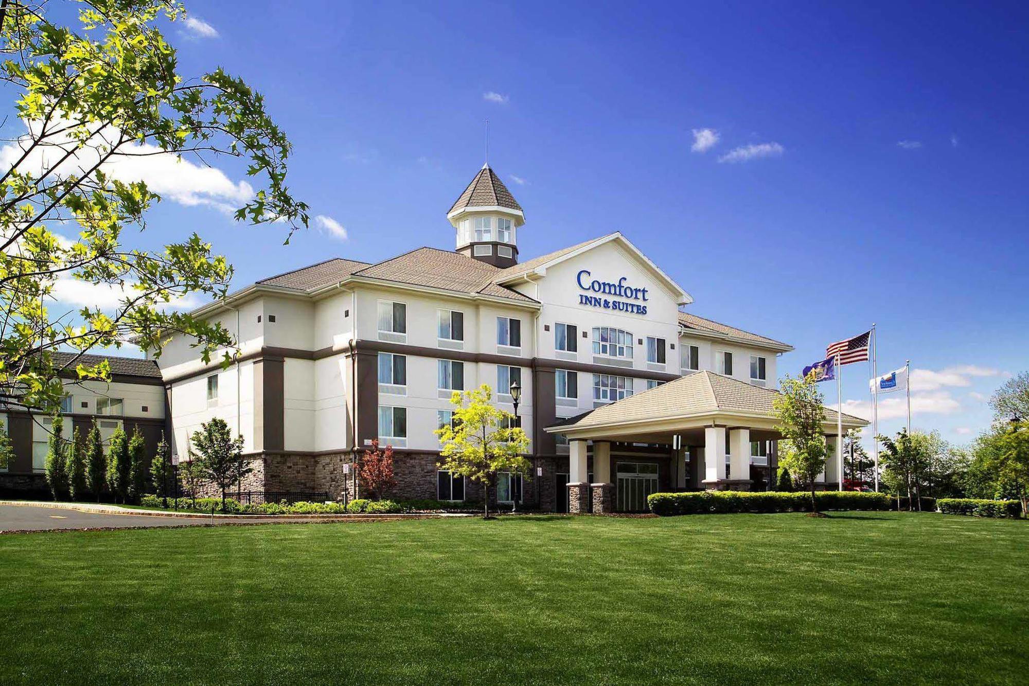 Hotel Doubletree By Hilton Nanuet Extérieur photo